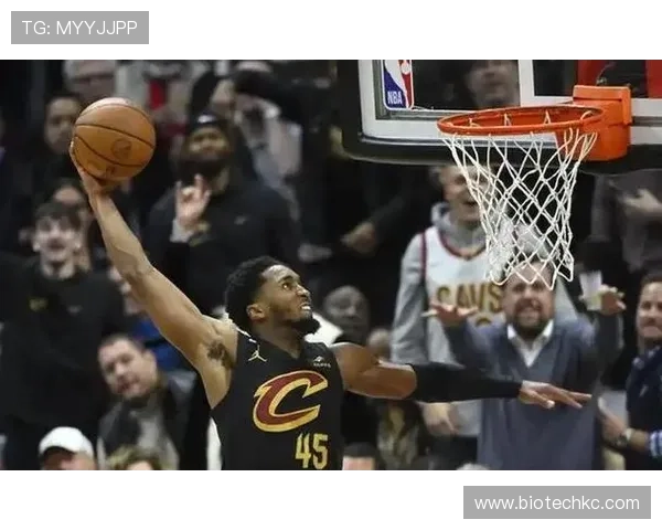 米切尔砍下37分骑士强势战胜老鹰迎来连胜保持季后赛希望